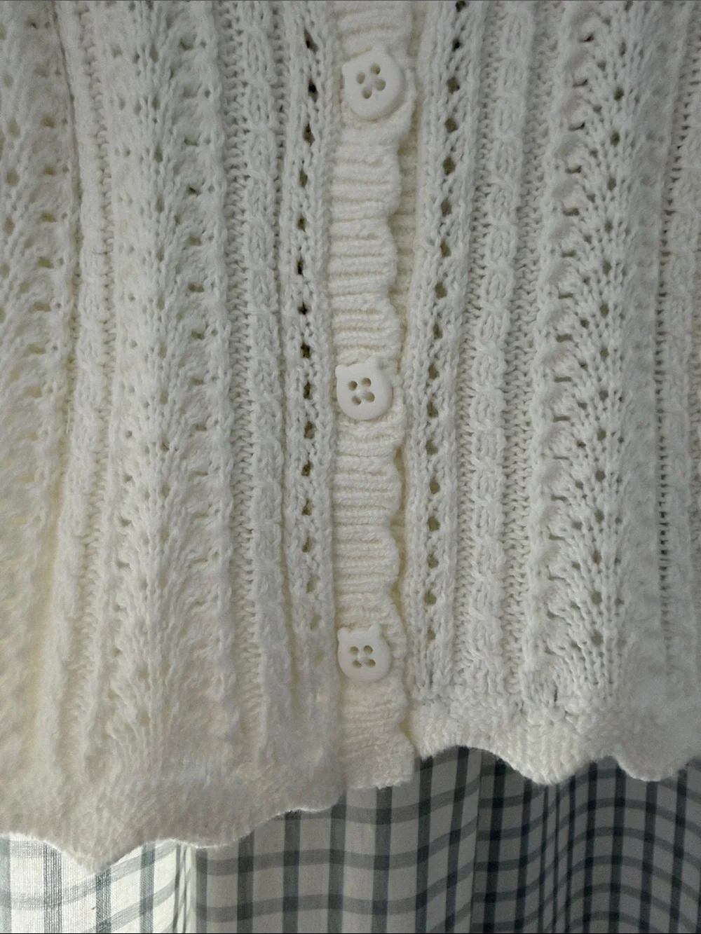 GAP Cream Scalloped Cable Knit Button Cardigan